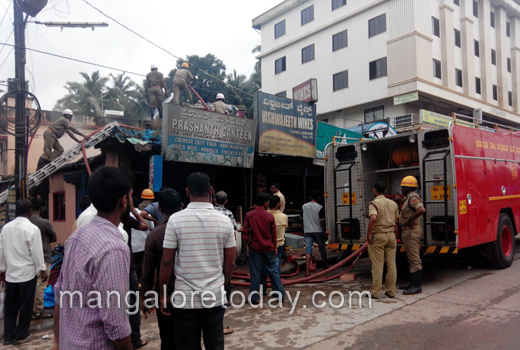 Prashanth Canteen set ablaze at Pumpwell 1